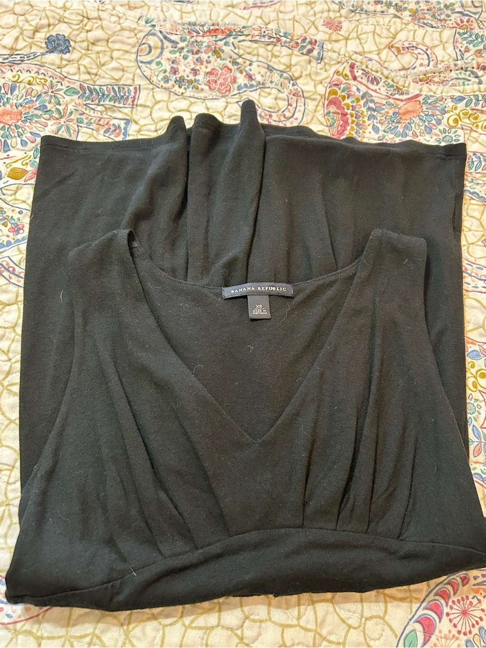 Banana Republic Black V-Neck Pullover Top
